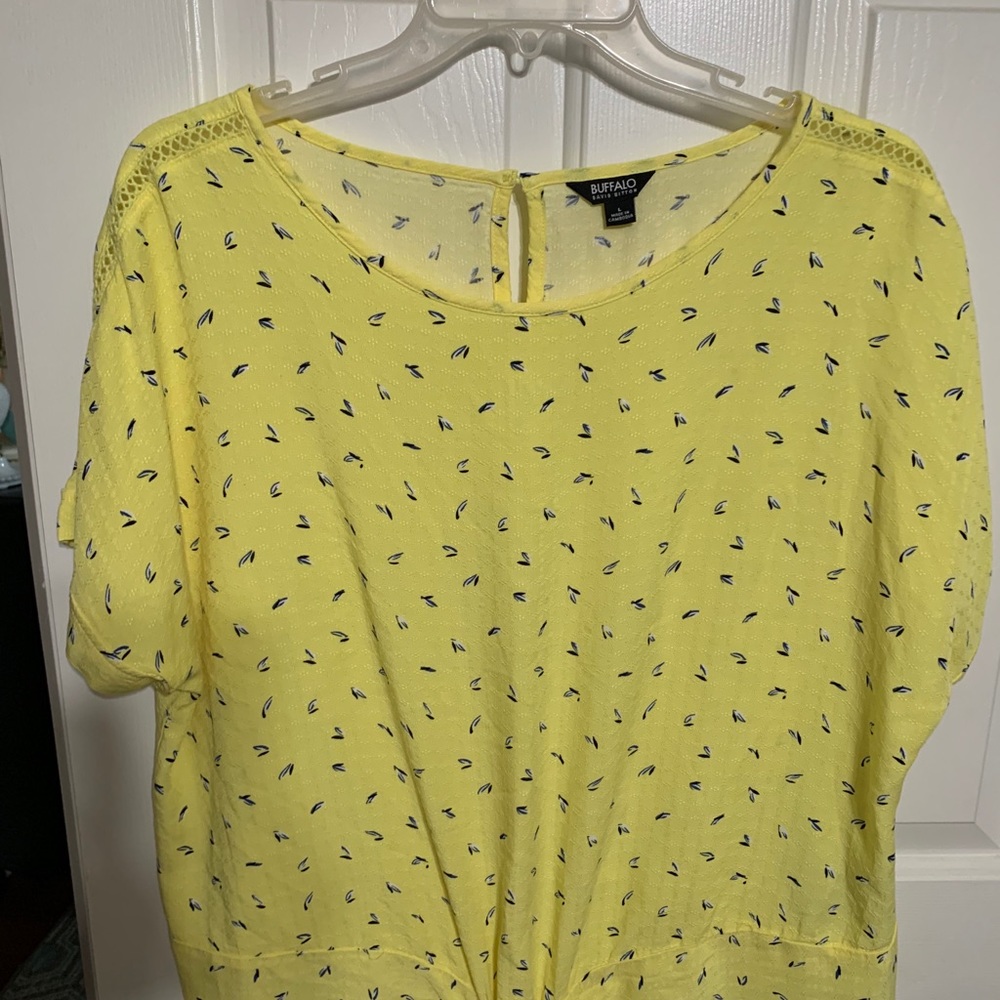 - - Adorable tie bottom top